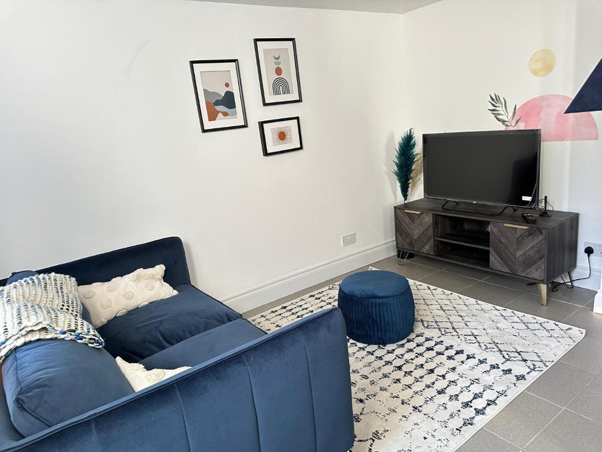 Cosy One Bedroom Apartment Trowbridge Exterior foto
