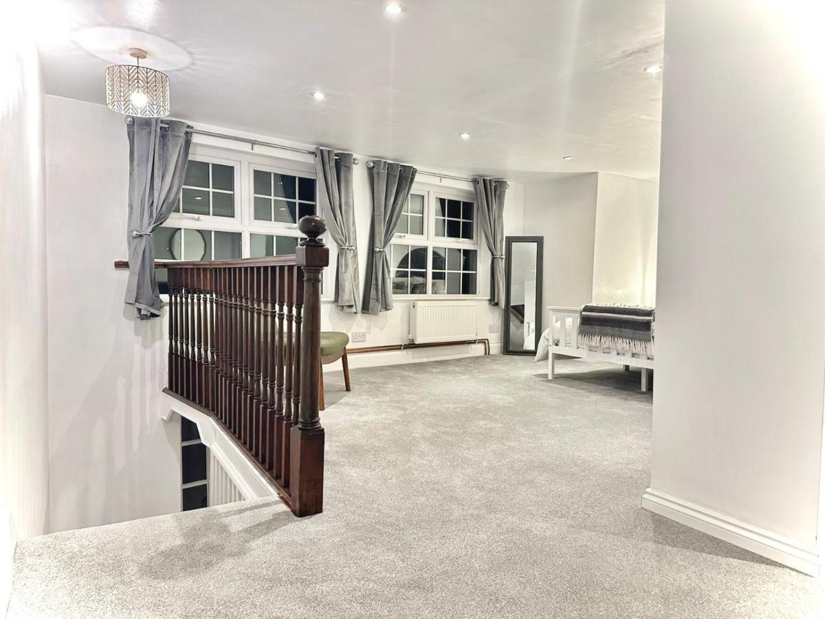 Cosy One Bedroom Apartment Trowbridge Exterior foto