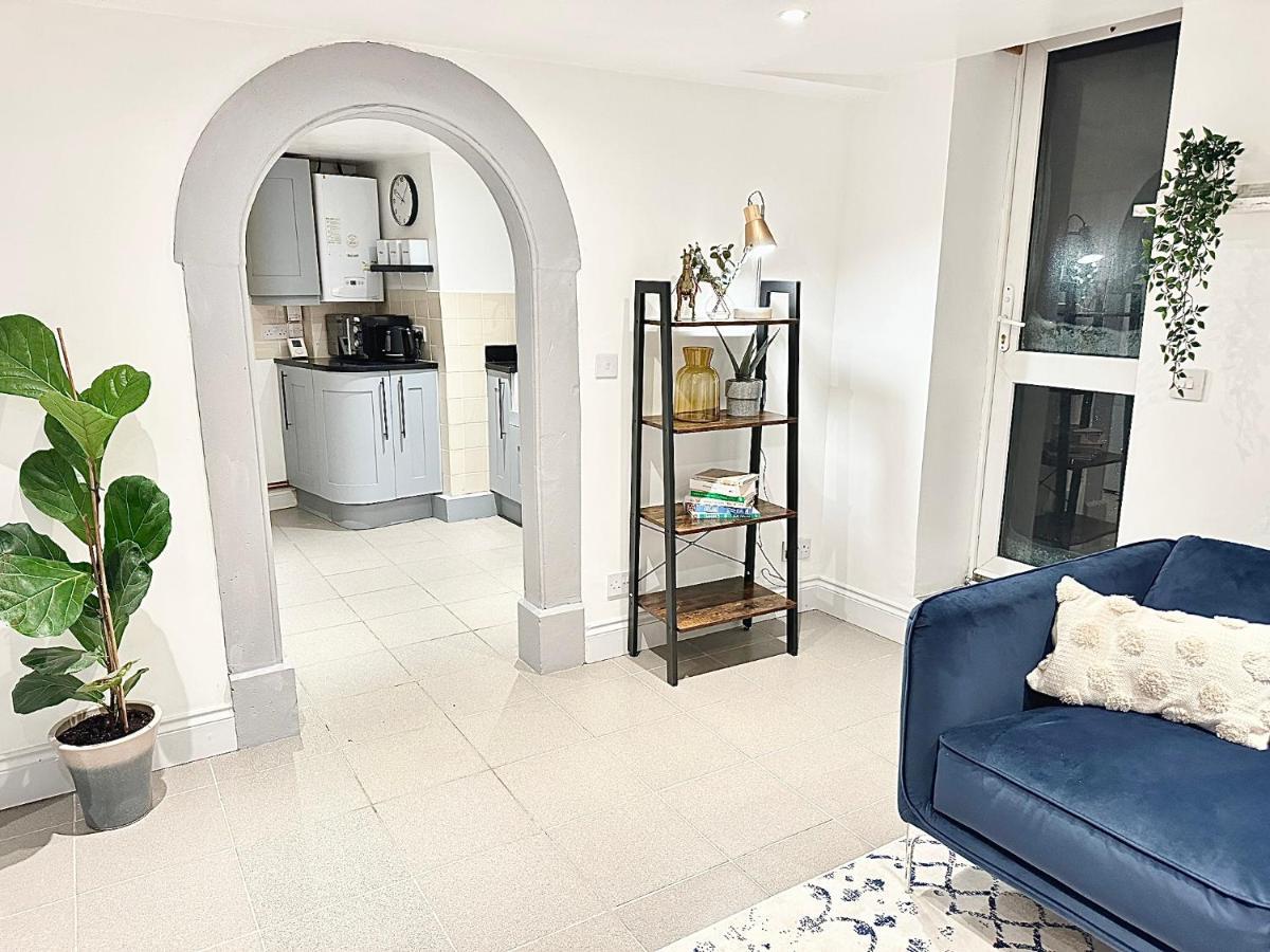 Cosy One Bedroom Apartment Trowbridge Exterior foto