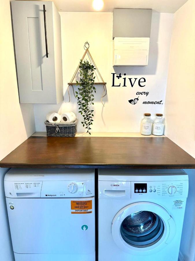 Cosy One Bedroom Apartment Trowbridge Exterior foto